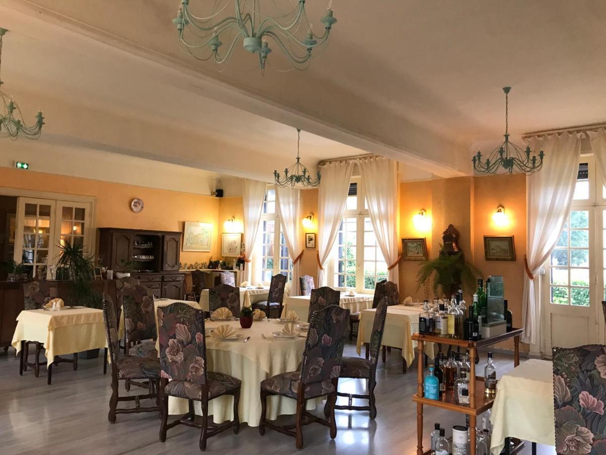 Logis Hotel & Restaurant - Auberge De La Foret Hazebrouck Exterior photo