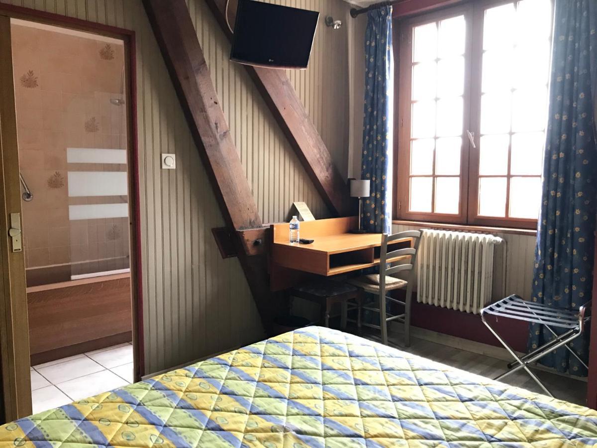 Logis Hotel & Restaurant - Auberge De La Foret Hazebrouck Exterior photo